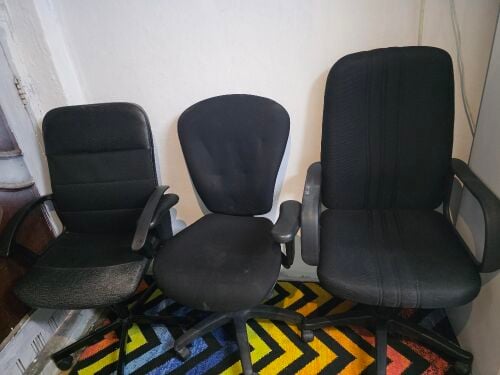Three office chairs in good conditi