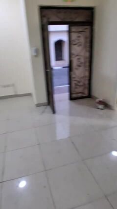 للايجار ٥ فيلل داخل مجمع بعين خال