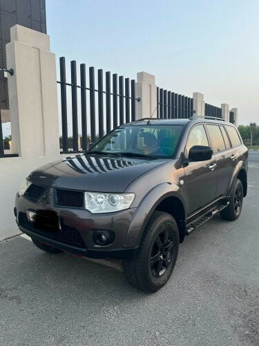Mitsubishi Pajero Sports 2011 