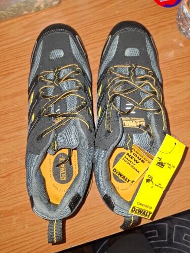 Dewalt safety shoe