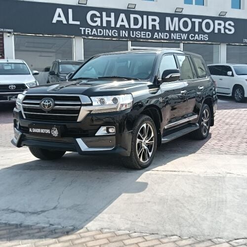 في اكس ار جراند تورنج 2020 اسود