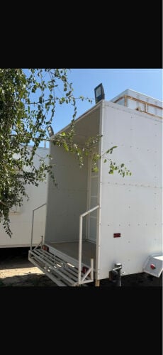حمام نظيف جدا ٢ / ٤ 