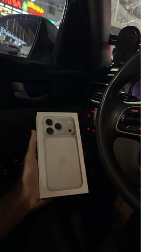 iphone 17 pro(256GB)under warranty 