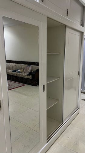 خزانة ملابس