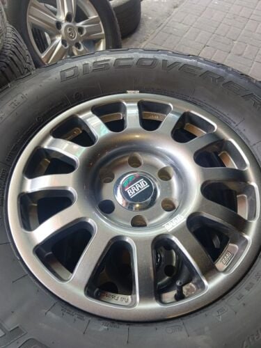 4 pis Rim 17 number  tyre