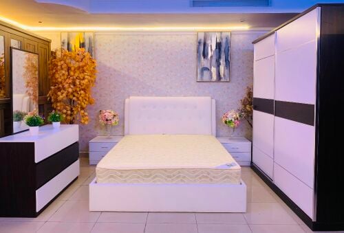 For Sell Queen Bedroom Set .