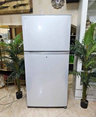 Toshiba refrigerator 690 liter.
