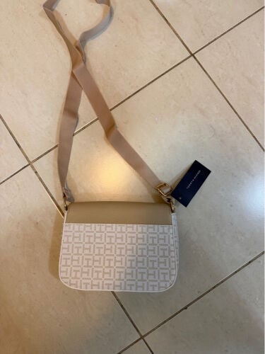 Tommy Hilfiger bag 