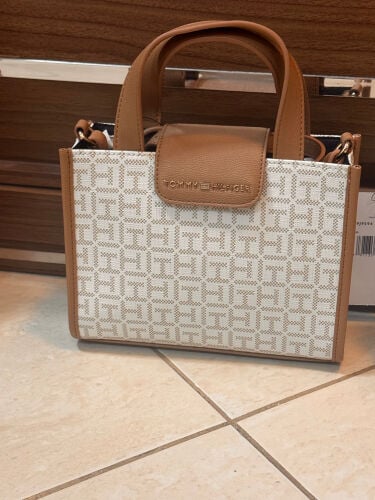 Tommy Hilfiger bag