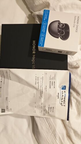 Honor Magic V5 for sale. Bought on 1st April 2026. Immaculate condition. Extremely minor scratch on 1 side. All accessories and box available