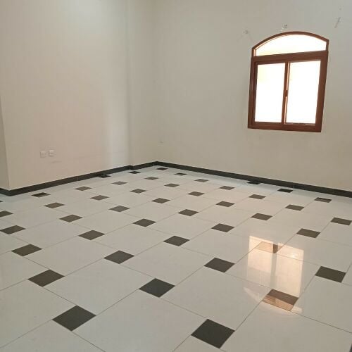 للإيجار شقة واسعة مع شهر مجاني