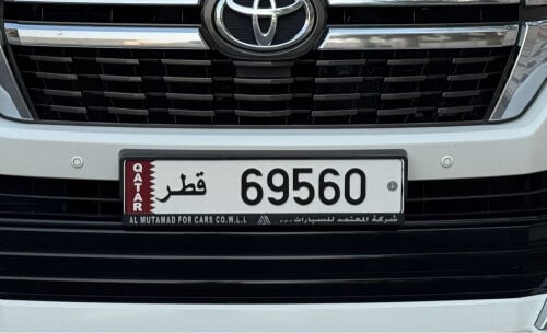 69560