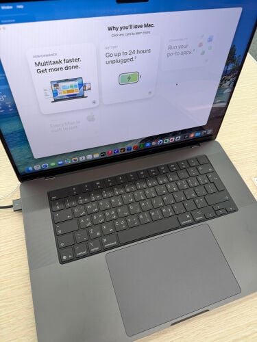 macbook pro 16 inch m5 max