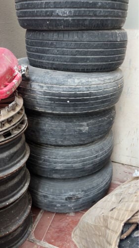 يوجد طقم 4 رنقات 