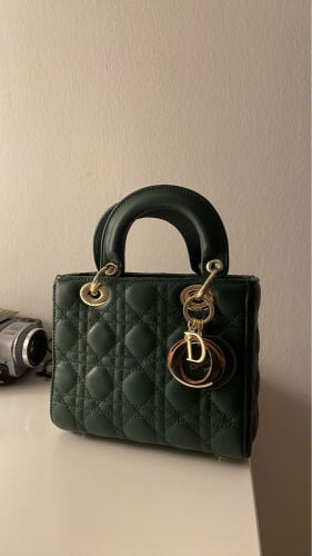 شنطة ديور شبه اصلية 