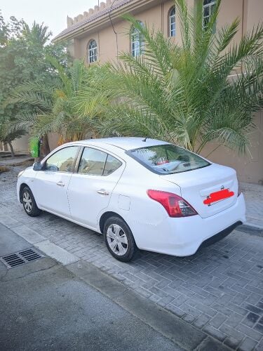 Nissan sunny 2016.