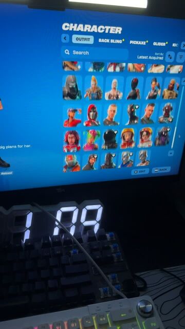 حساب فورت نايت 