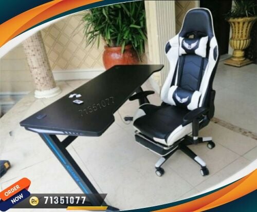 gaming chair and table