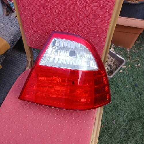 مصابيح خلفيه
