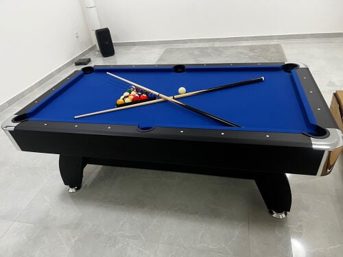 طاولة بلياردو بطول 8 أقدام