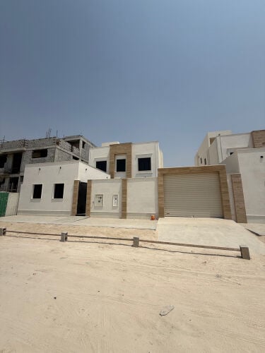 للبيع فلتين ام صلال على جديده 