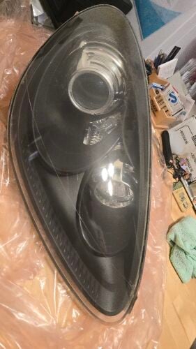 Headlights Porsche Cayenne S 2012