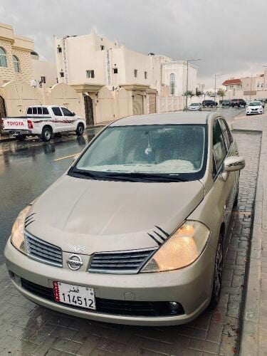 للبيع سياره نيسان تيدا