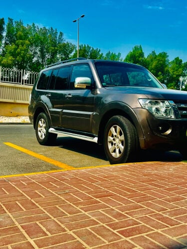Pajero brown color model 2013 family use tensioner we add a gear chassis machine on inspection walking 237 thousand