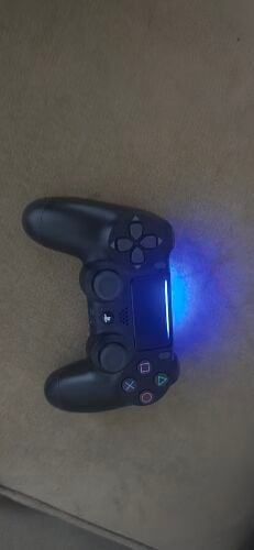 PS4 controller