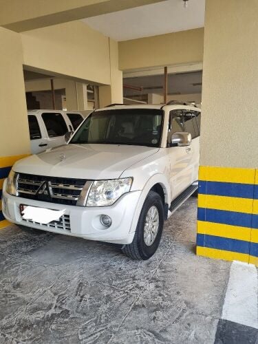 Mitsubishi Pajero full option
