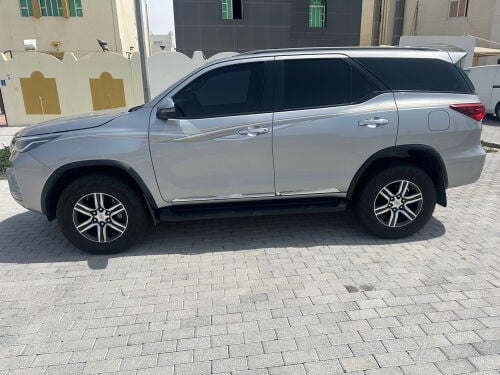 للبيع فورشنر موديل 2022. 6 سند