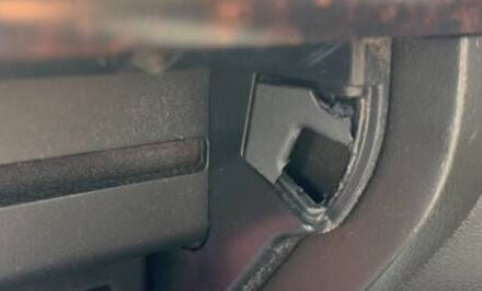 LC200 Glove Box clip