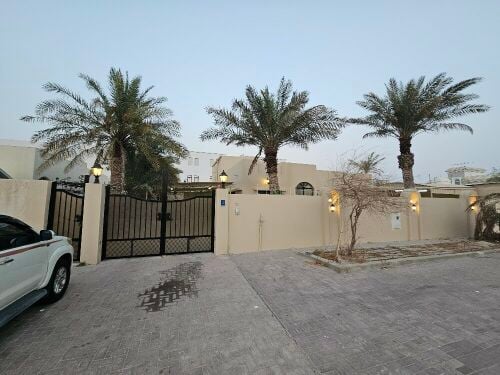 Ground floor villa for rent, suitab