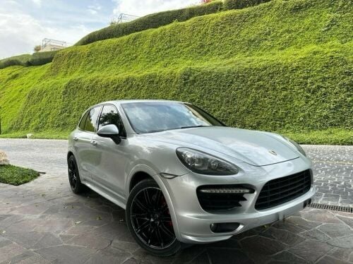 Porsche cayenne GTS 2014