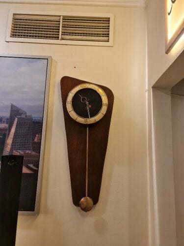 ساعة ألمانية قديمه