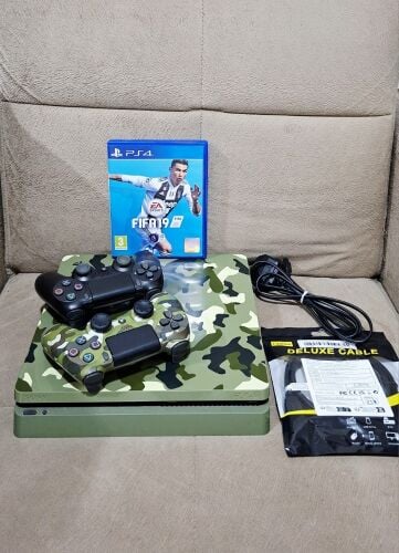 Ps4 Slim Limited Edition like new
