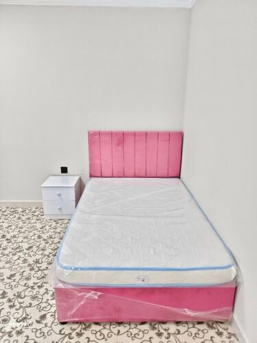 bed,Racks,cabinet,Mettress,availabl