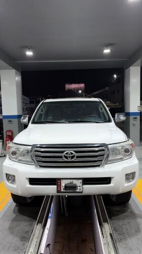 Toyota Land Cruiser GXR V8