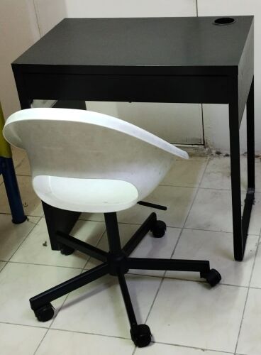 2 Study Desk and 2 Chairs