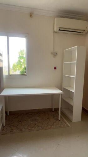     Open Shelving and tabel ikea