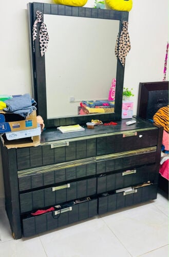 dressing table 
