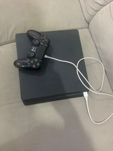 Ps4 used with one controller 