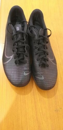 Nike boots size 40 (negotiable)