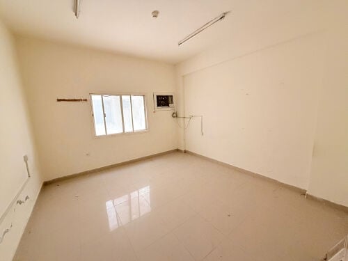 30 ROOMS IN INDUSTRIAL AREA