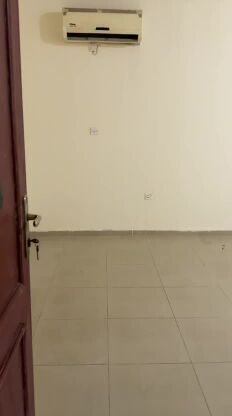 شقه ارضيه عائليه بالغرافه غرفه وص