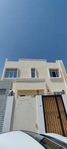 فلتين متلاصقات بأم أعبيريه مؤجرين