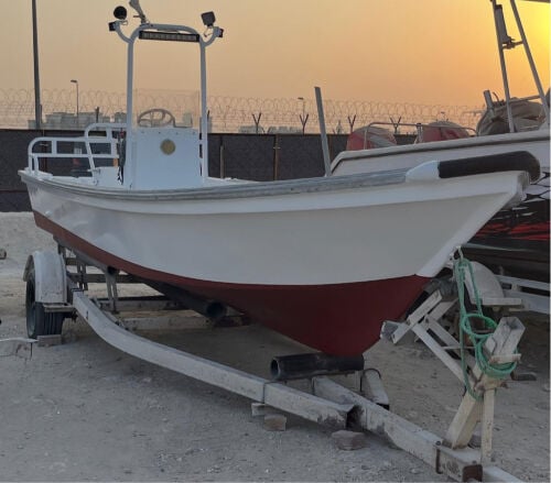 للبيع طراد الرقاي علية مكينة 200