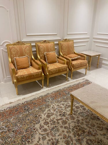 كراسي مع طولات 