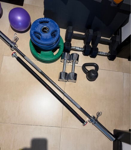 pull up bar . bar plates , DB and K