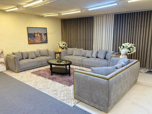 طقم كنب فاخر للبيع. 70352153